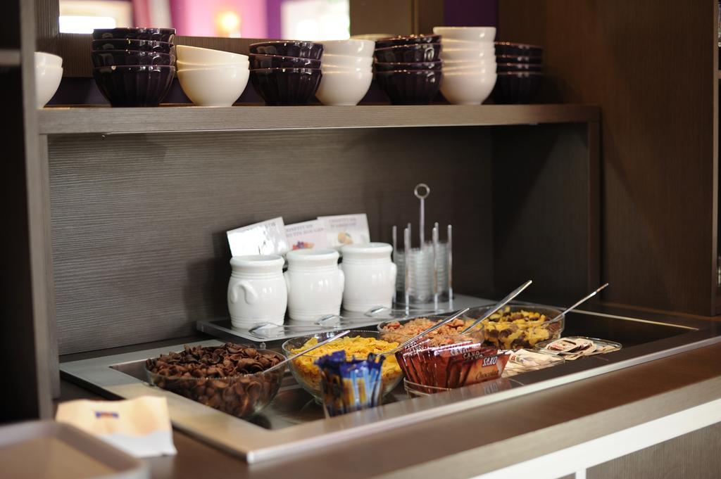 Comfort Hotel Orleans Olivet Оливе Екстериор снимка